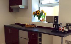 Superior Apartment With Hot Tub & Breakfast